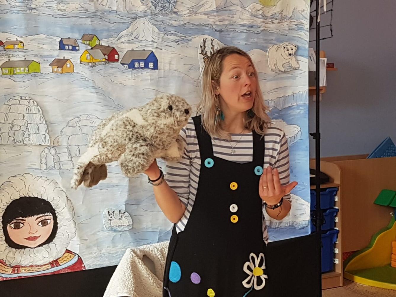 divadlo u dvou sluncí: ,,ESKYMÁCKÁ POHÁDKA" - 12