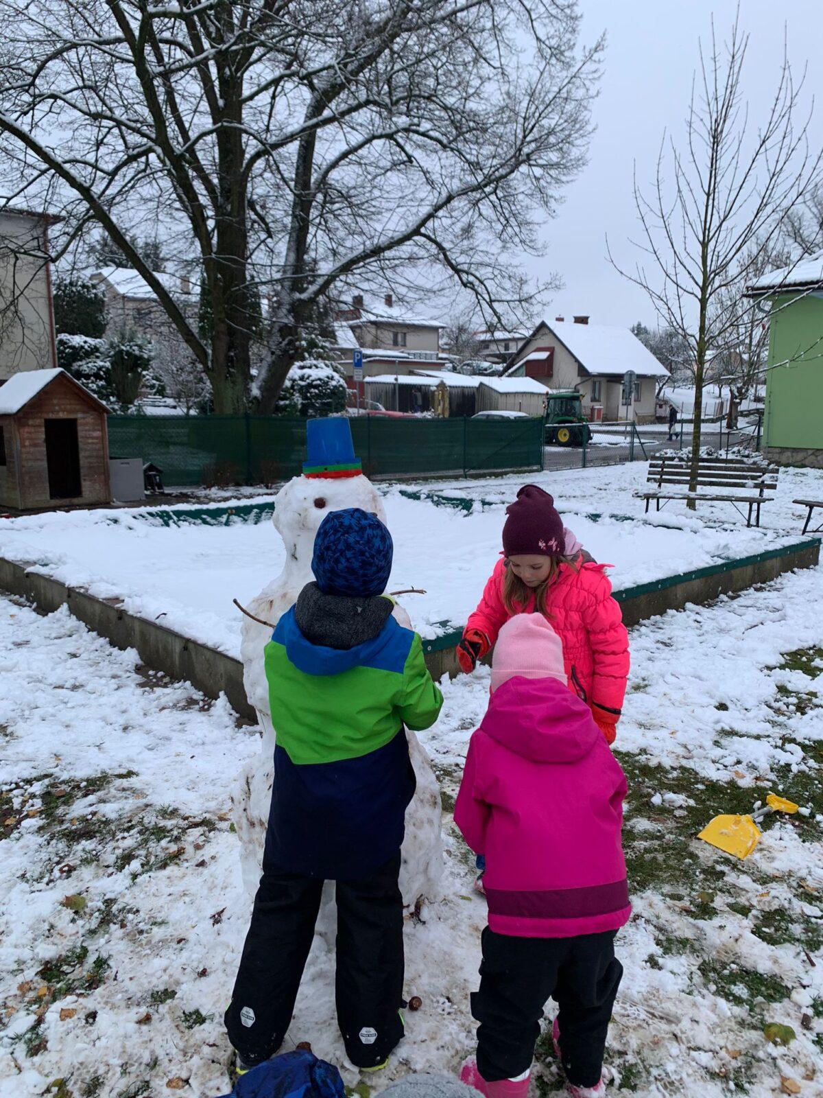 První sníh ve školce - 12