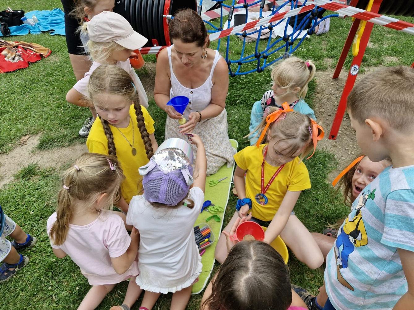 ZAHRADNÍ SLAVNOST - 40