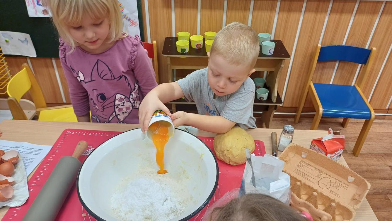 pečení svatomartinských rohlíčků - 16