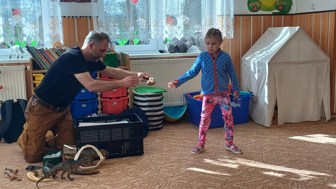 dinosauři ve školce - 12