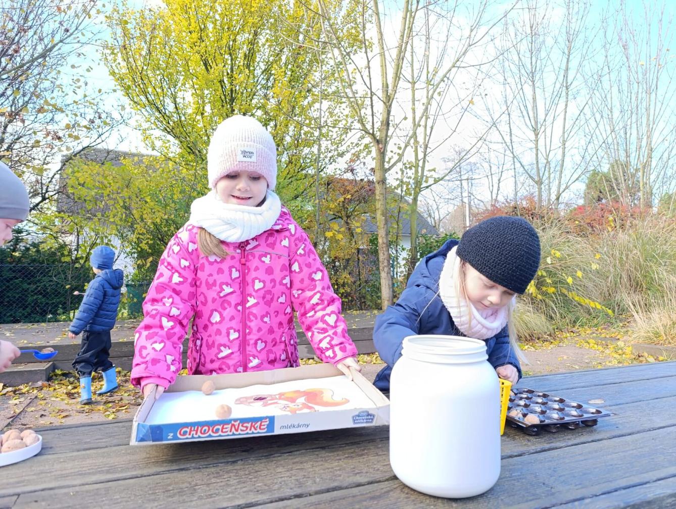 podzimní hry na zahradě - 35