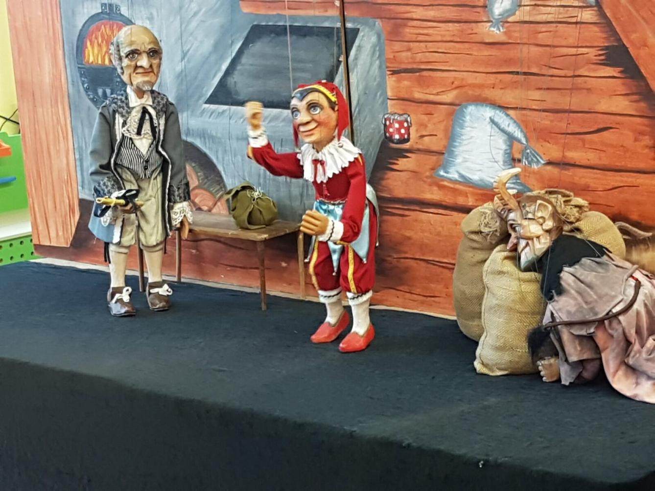 divadýlko: ,,JAK ČERTÍ JELITO A KOPYTO VAŘILI VTIPNOU KAŠI" - 12