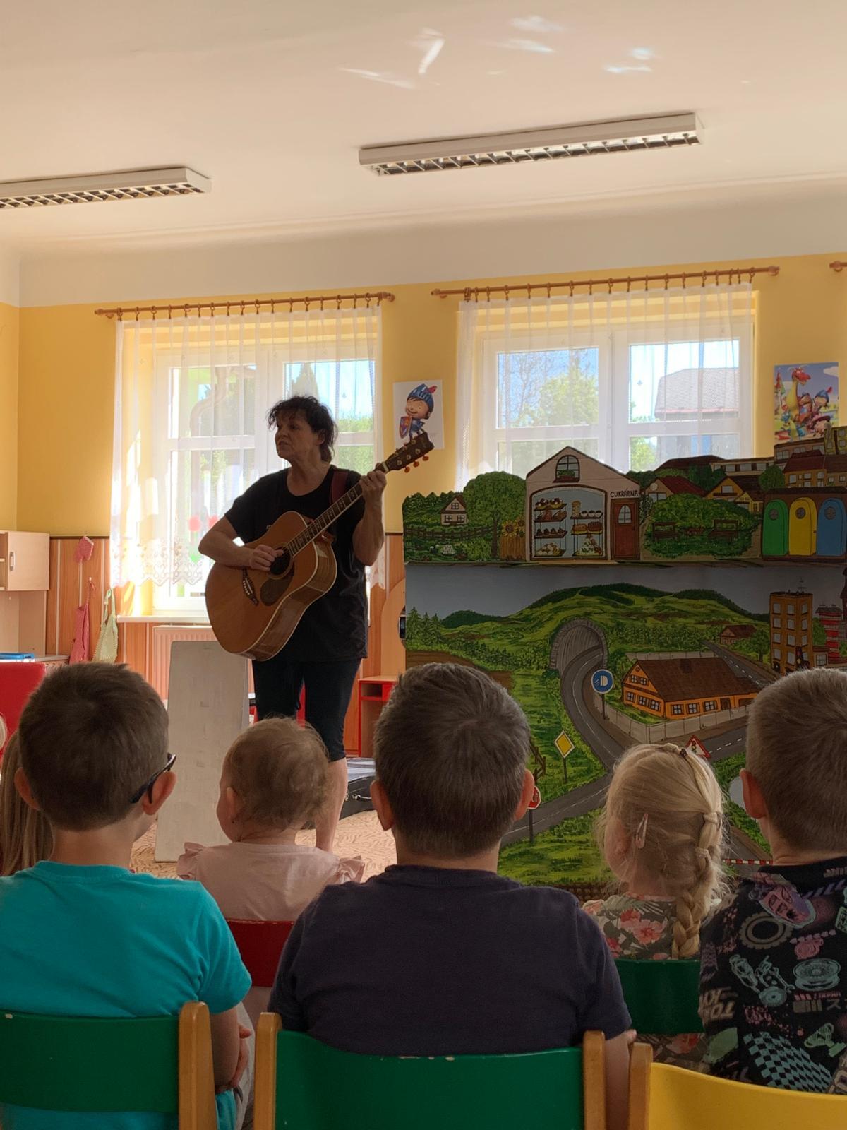 divadlo - „ Jak Jeníček do města zabloudil “ - 7