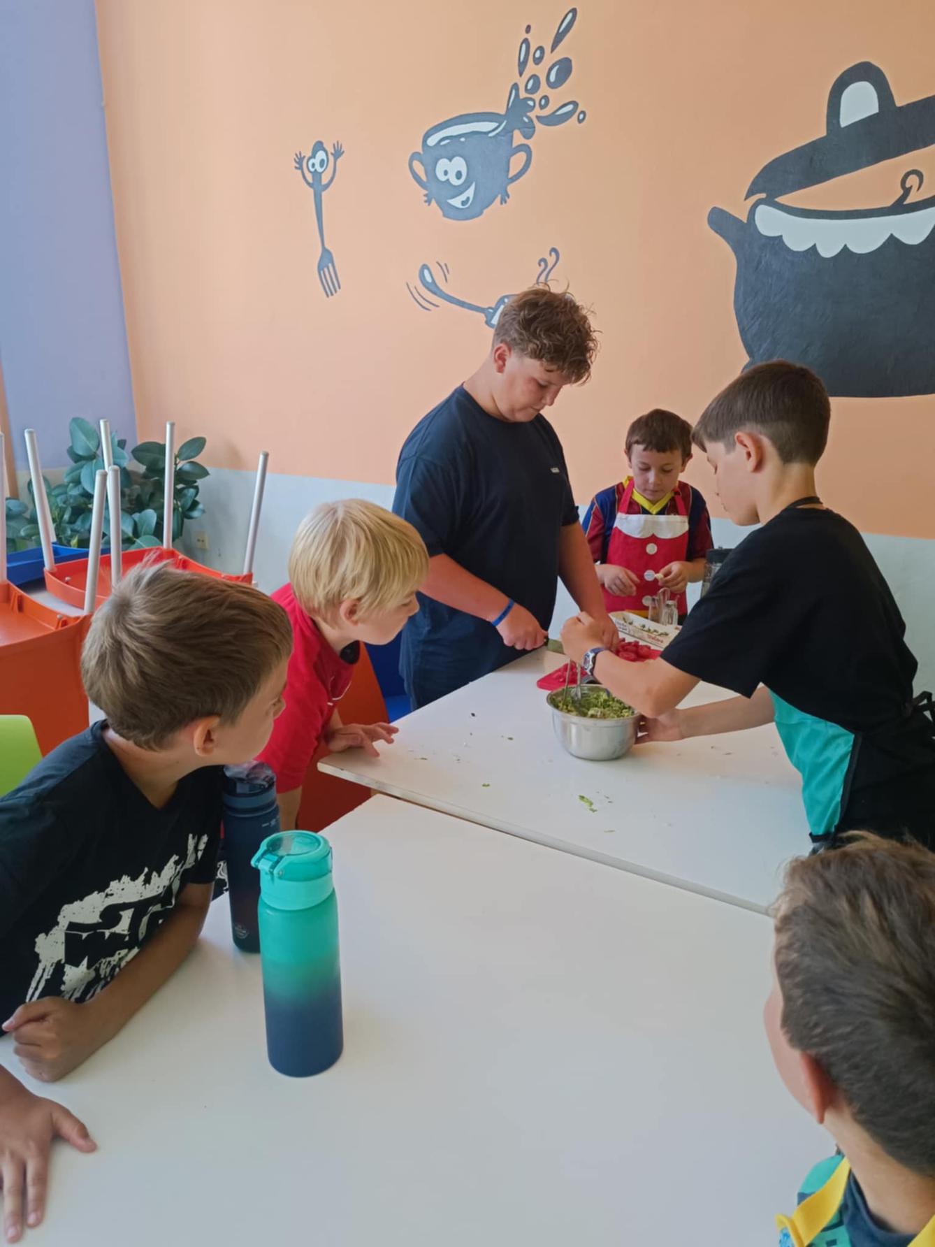 Týden plný zábavy II - úterý - 35