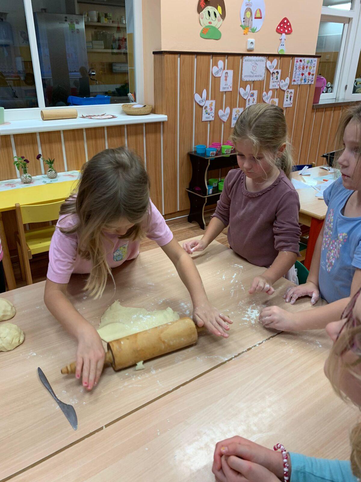 Pečeme svatomartinské rohlíčky - 16