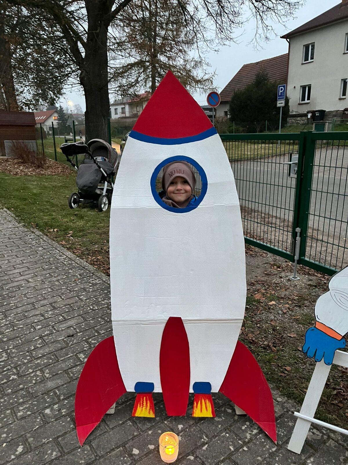 lampiónový průvod - vesmír - 27