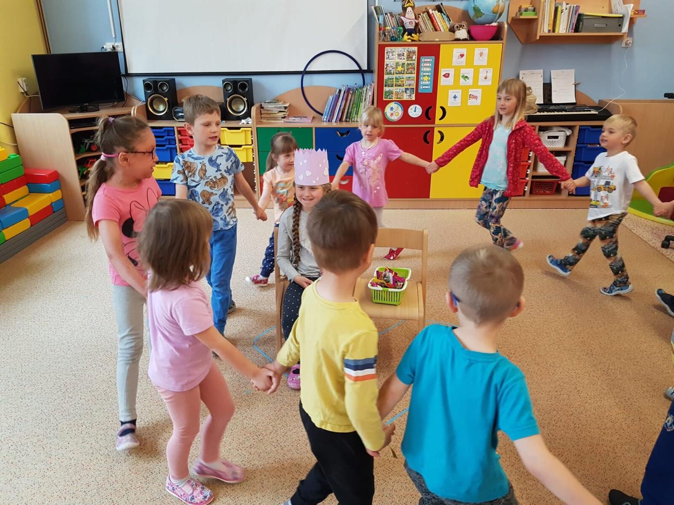 SLAVÍME: ILONKA MĚLA NAROZENINY - 12