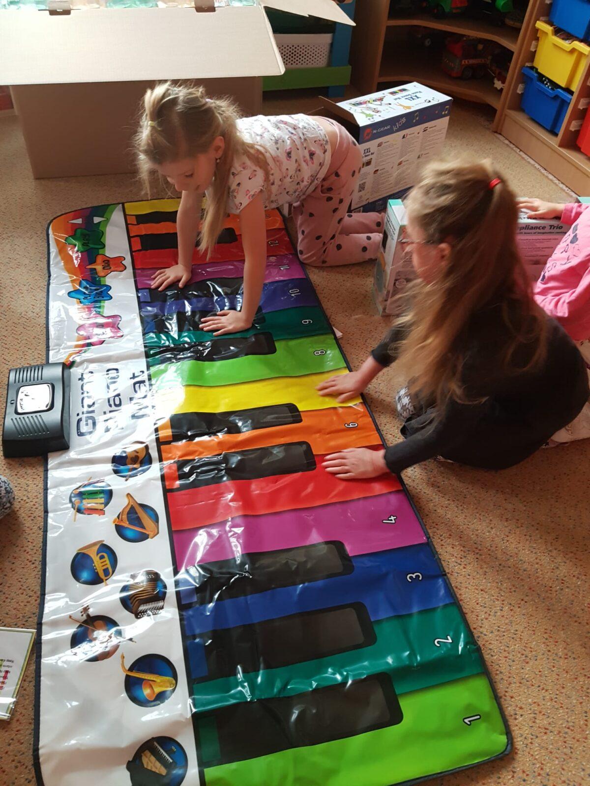 JEŽÍŠEK VE ŠKOLCE - 32