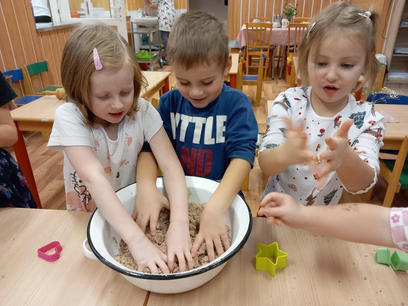 pečení perníčků ve školce - 9