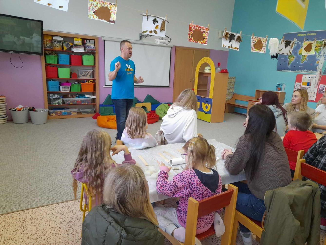 VÝROBA SVÍČEK - DRUŽINKY 1.a 2. oddělení - 48