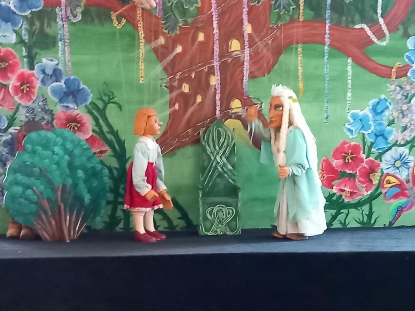 Loutkové divadlo - „ V ŘÍŠI SKŘÍTKŮ, VÍLA OBRŮ“ - 7