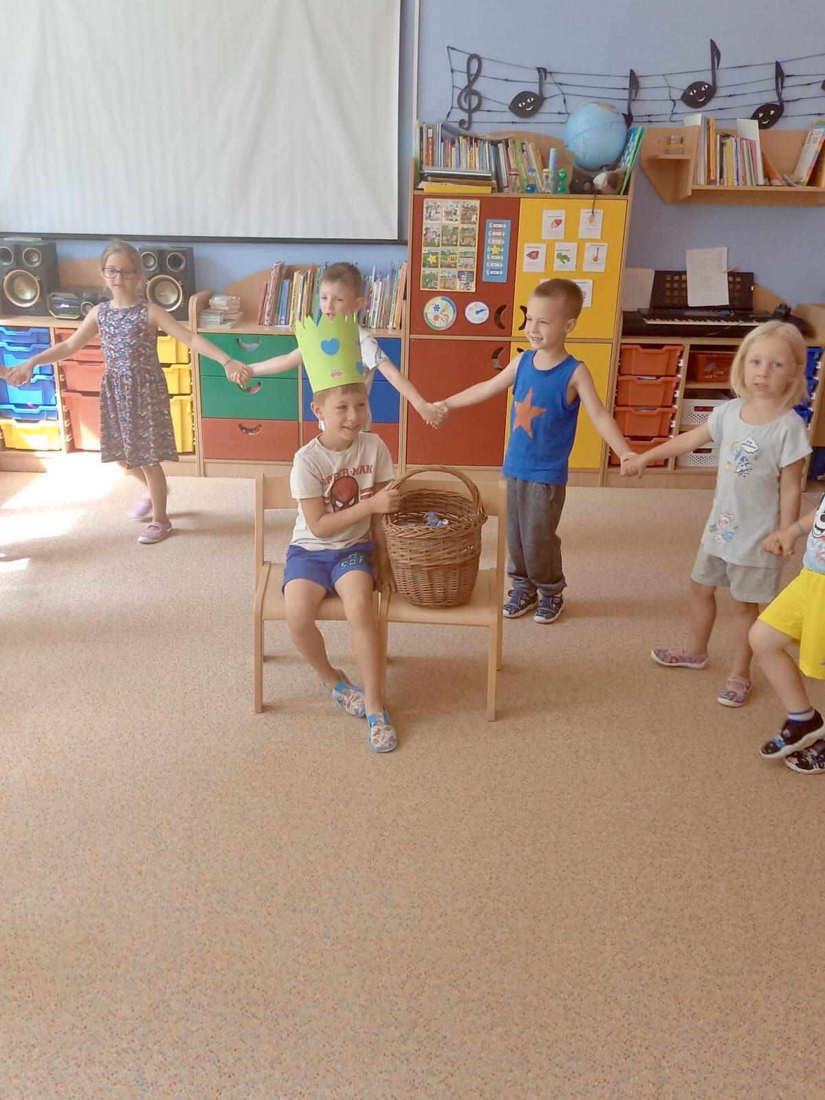 SLAVÍME: PÁŤA MĚL NAROZENINY - 10