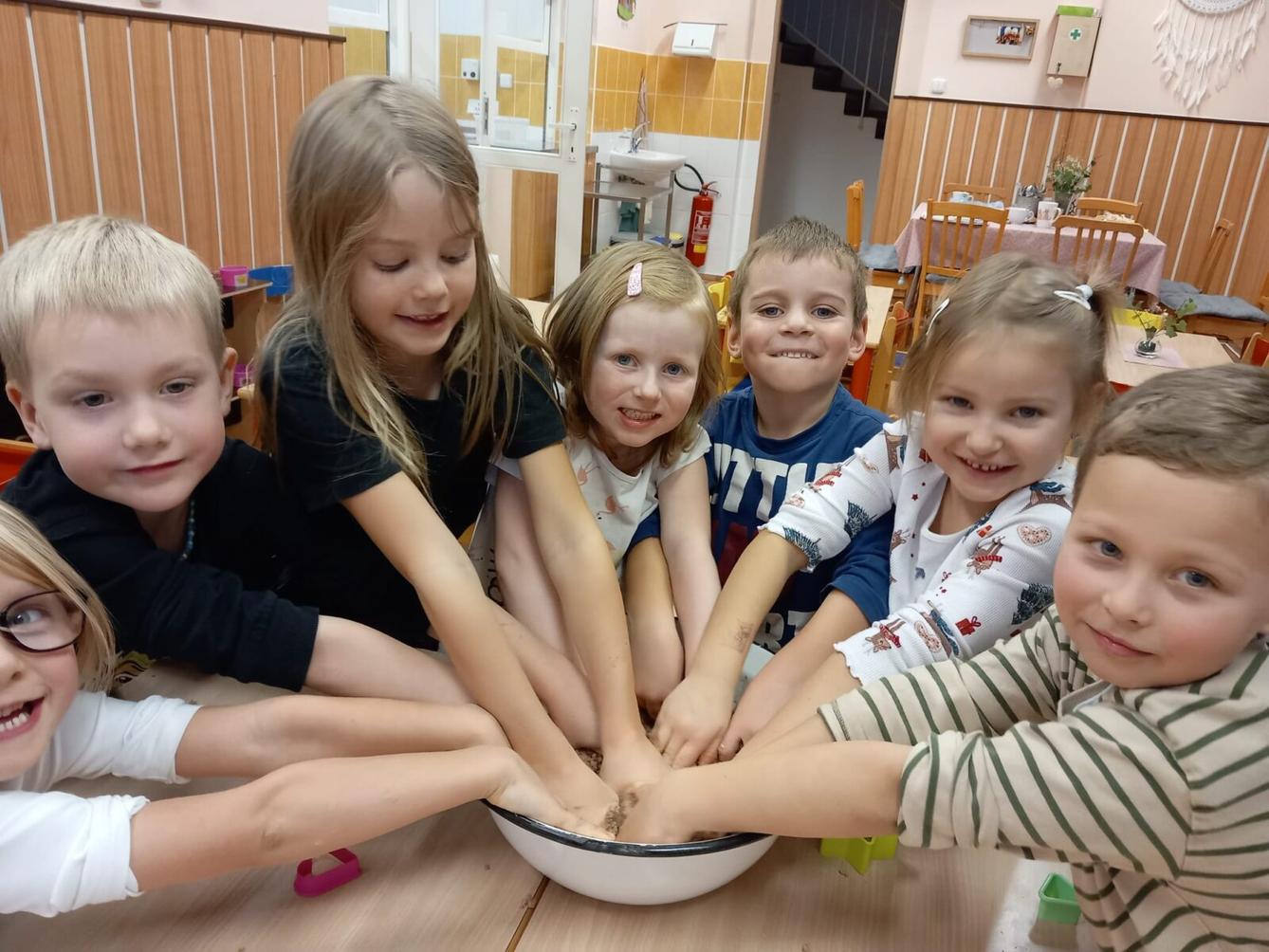 pečení perníčků ve školce - 11