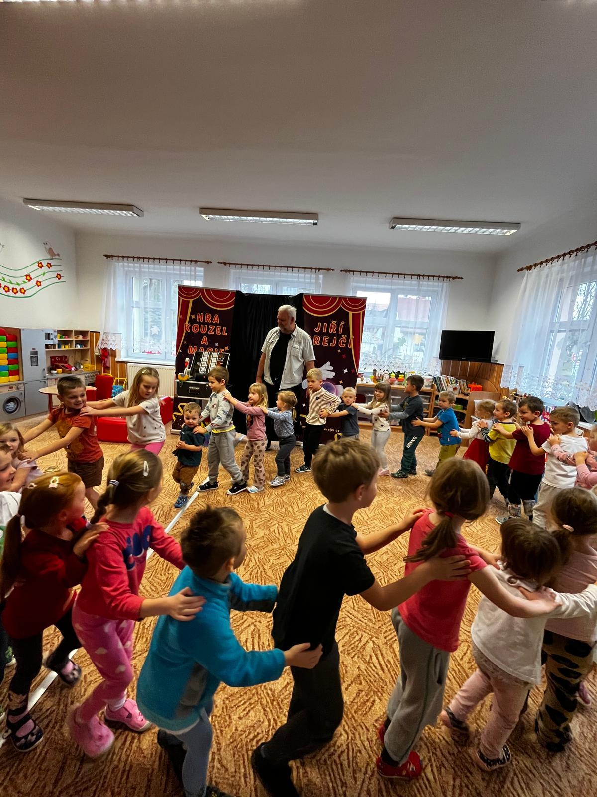 kouzelnické vystoupení - 1