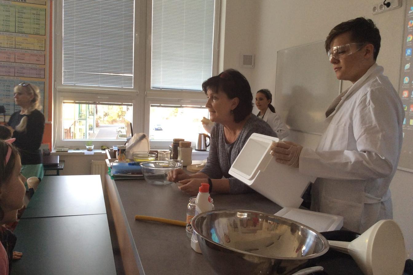 Odpoledne s pokusy Přírodovědného kroužku