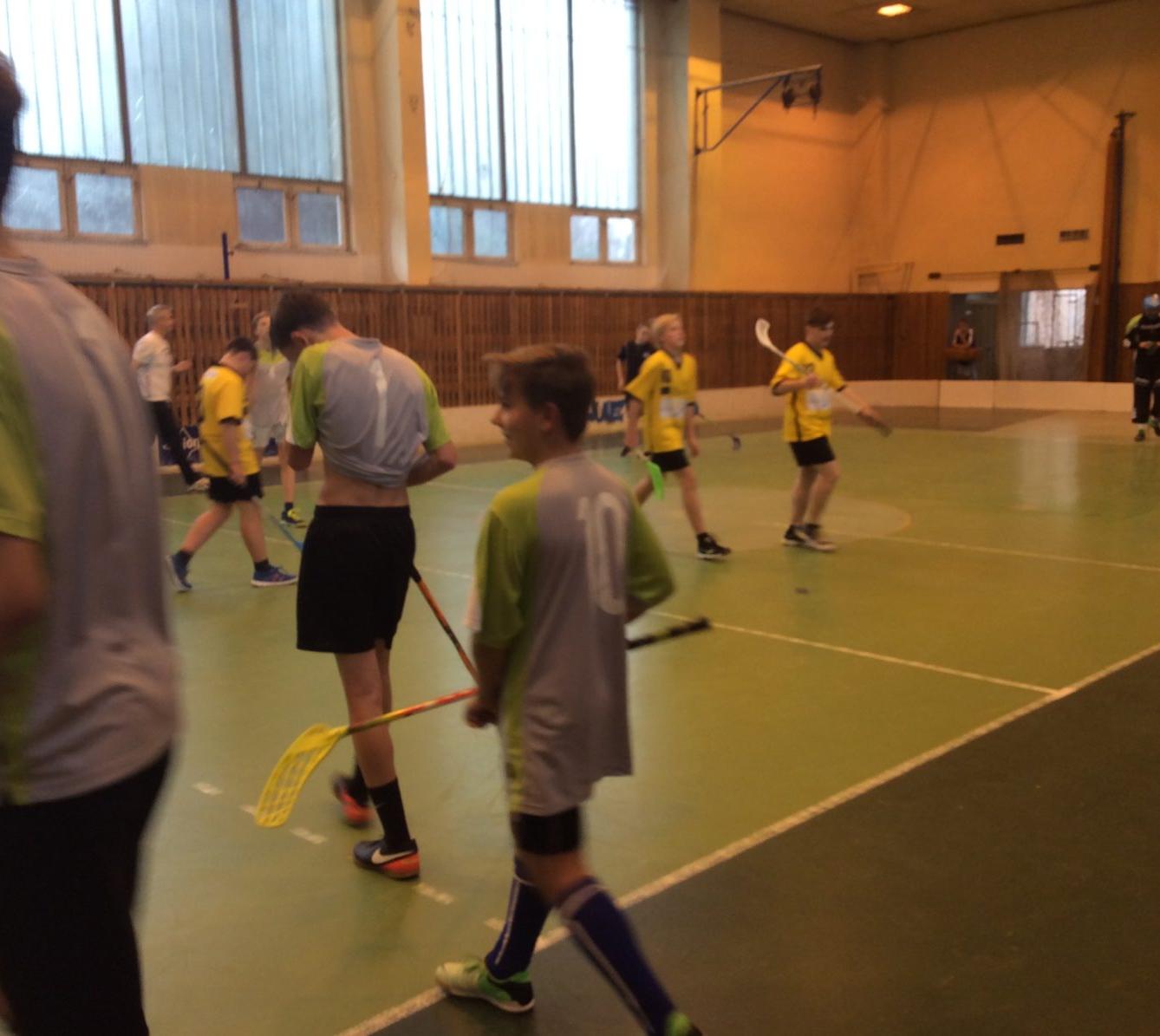 Postup florbalistů do kraje - 13