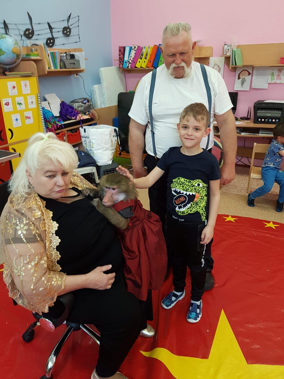 ,,PŘIJEL K NÁM CIRKUS" - 1