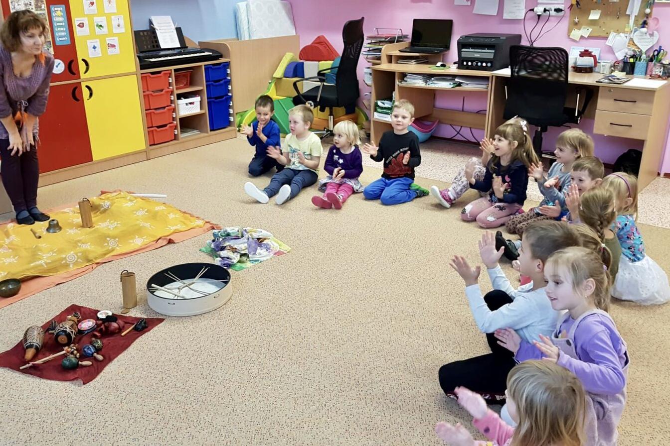 MUZIKOTERAPIE: ,,INDIÁNSKÁ POHÁDKA"