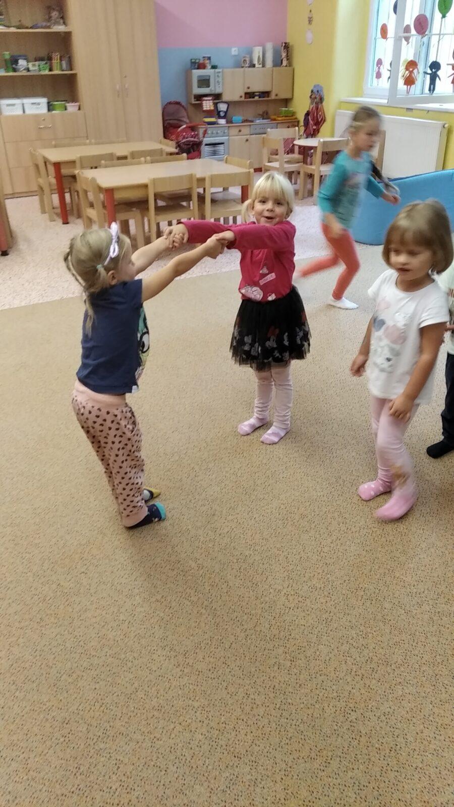 broučci: lesní dobrodružství se sovičkou jůlinkou - 4