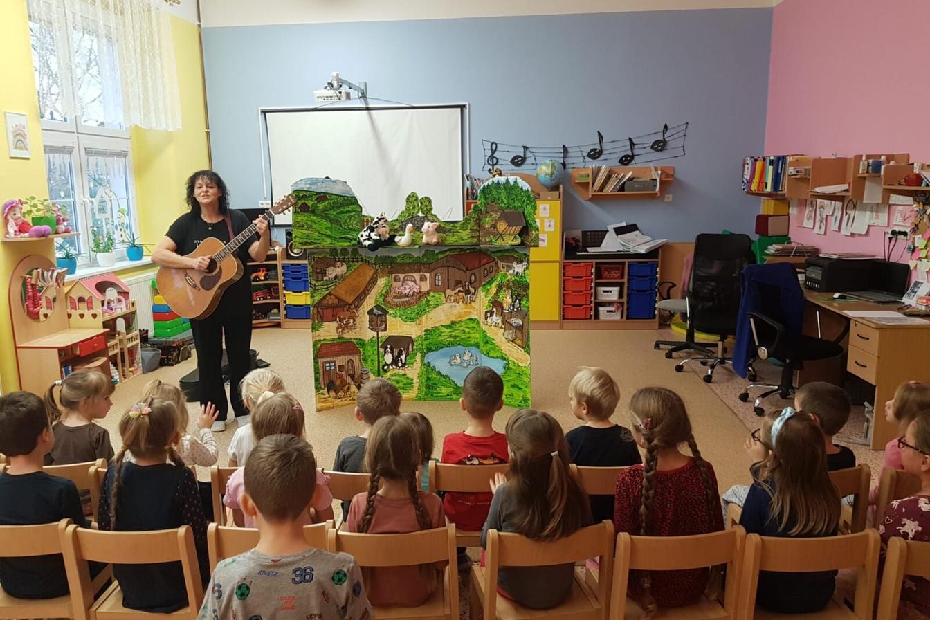 DIVADÉLKO: ,,JAK ZVÍŘÁTKA NAŠLA NOVÝ DOMOV"