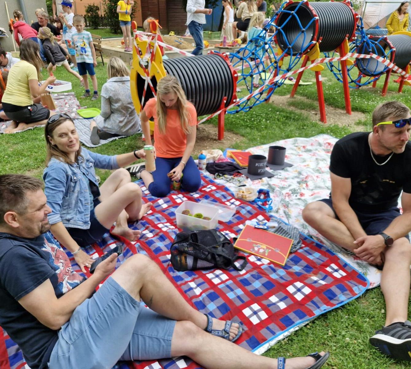 ZAHRADNÍ SLAVNOST - 6