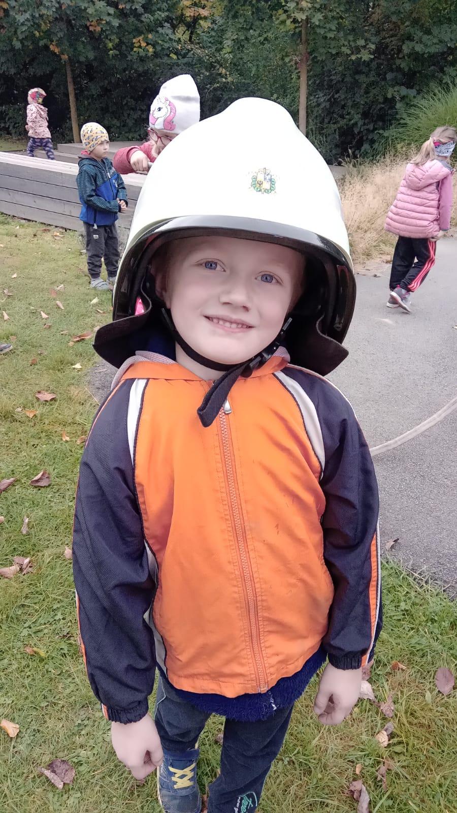 Návštěva dobrovolných hasičů v naší školce... - 3