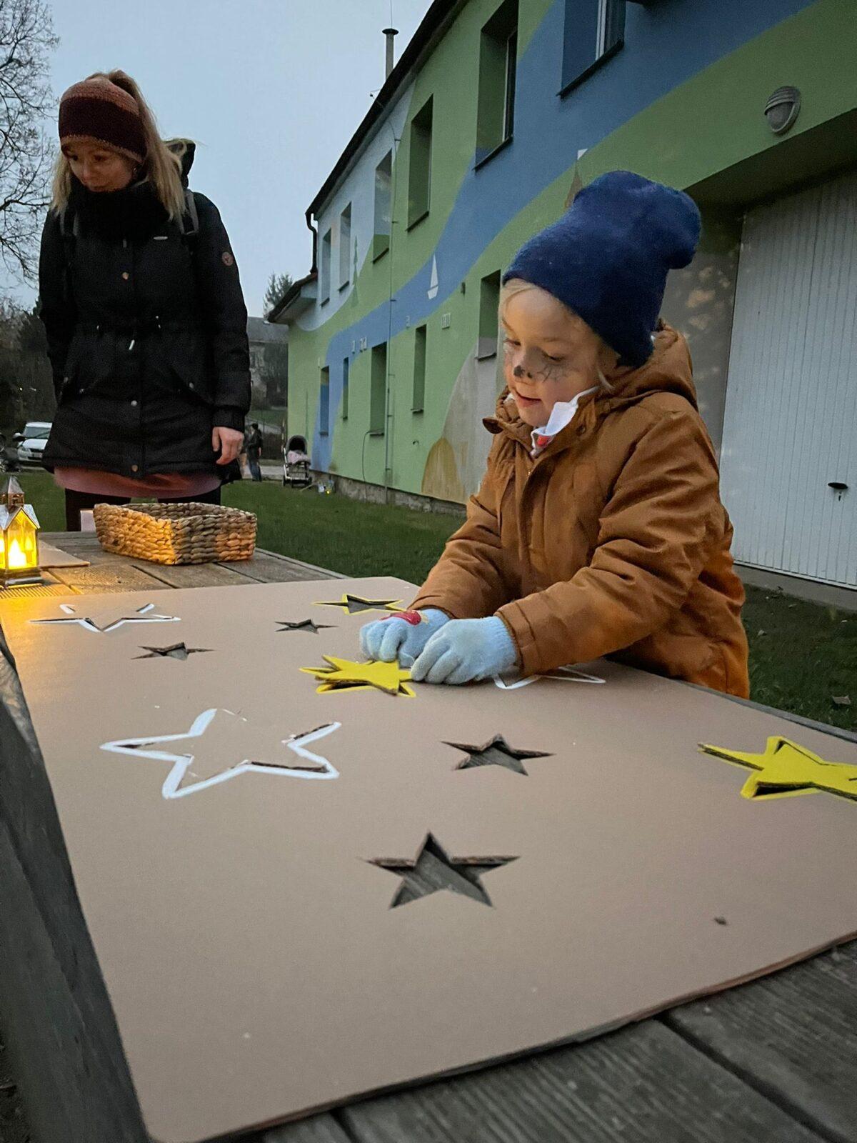 lampiónový průvod - vesmír - 1