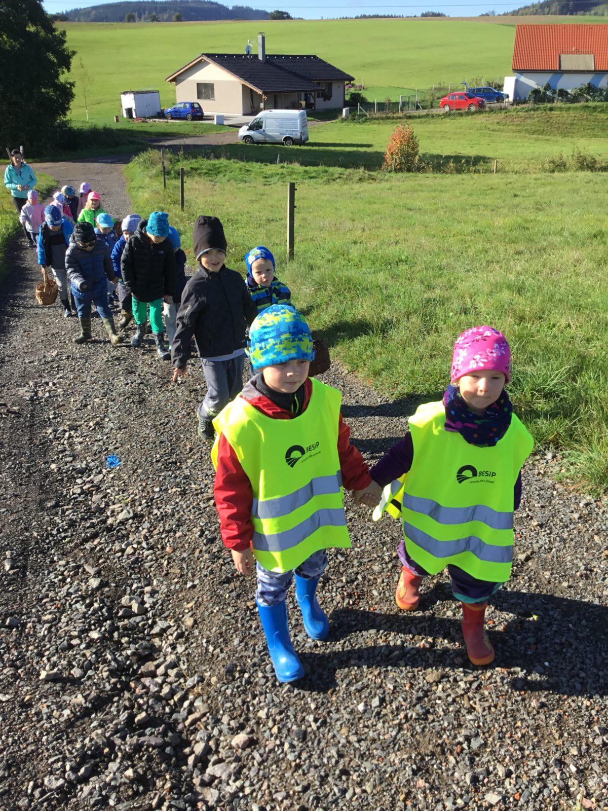 "Kam chodí broučci spát" - 12