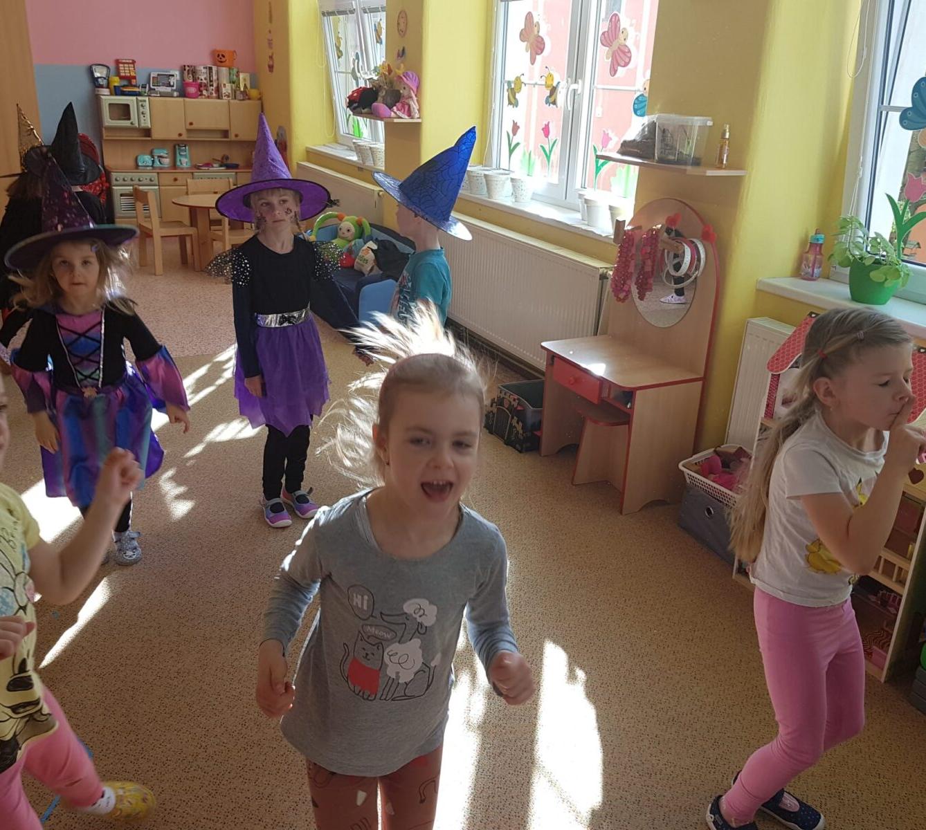 ČARODĚJNICKÝ REJ - 12