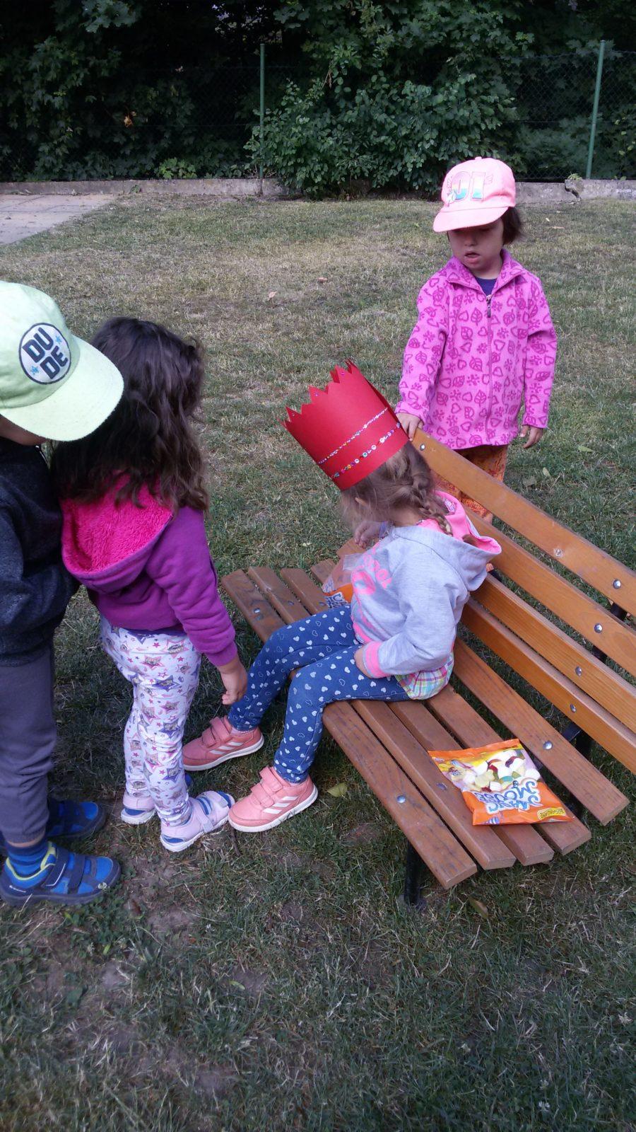 Broučci slaví: Sofinka měla narozeniny - 8