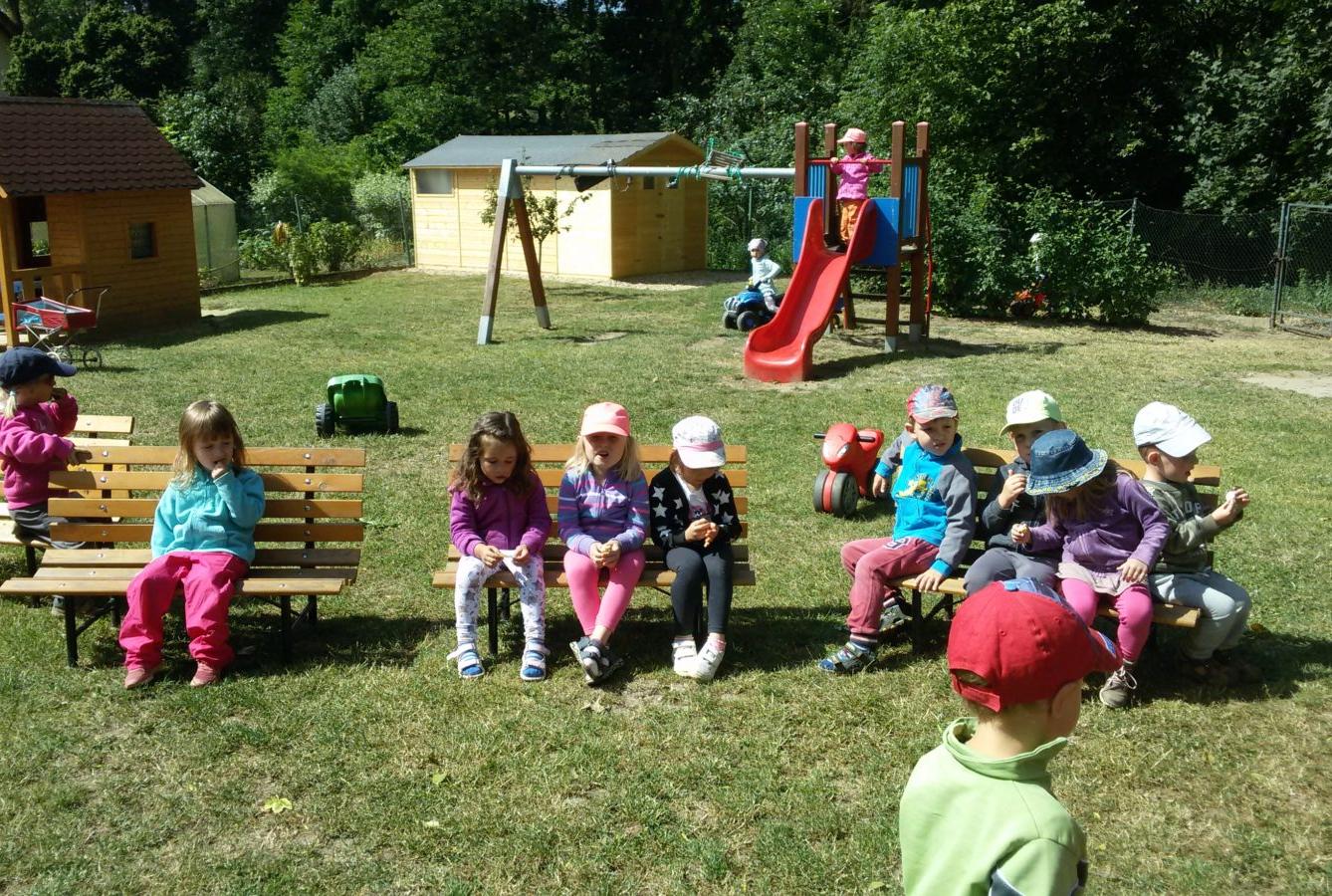 Broučci slaví: Sofinka měla narozeniny - 14