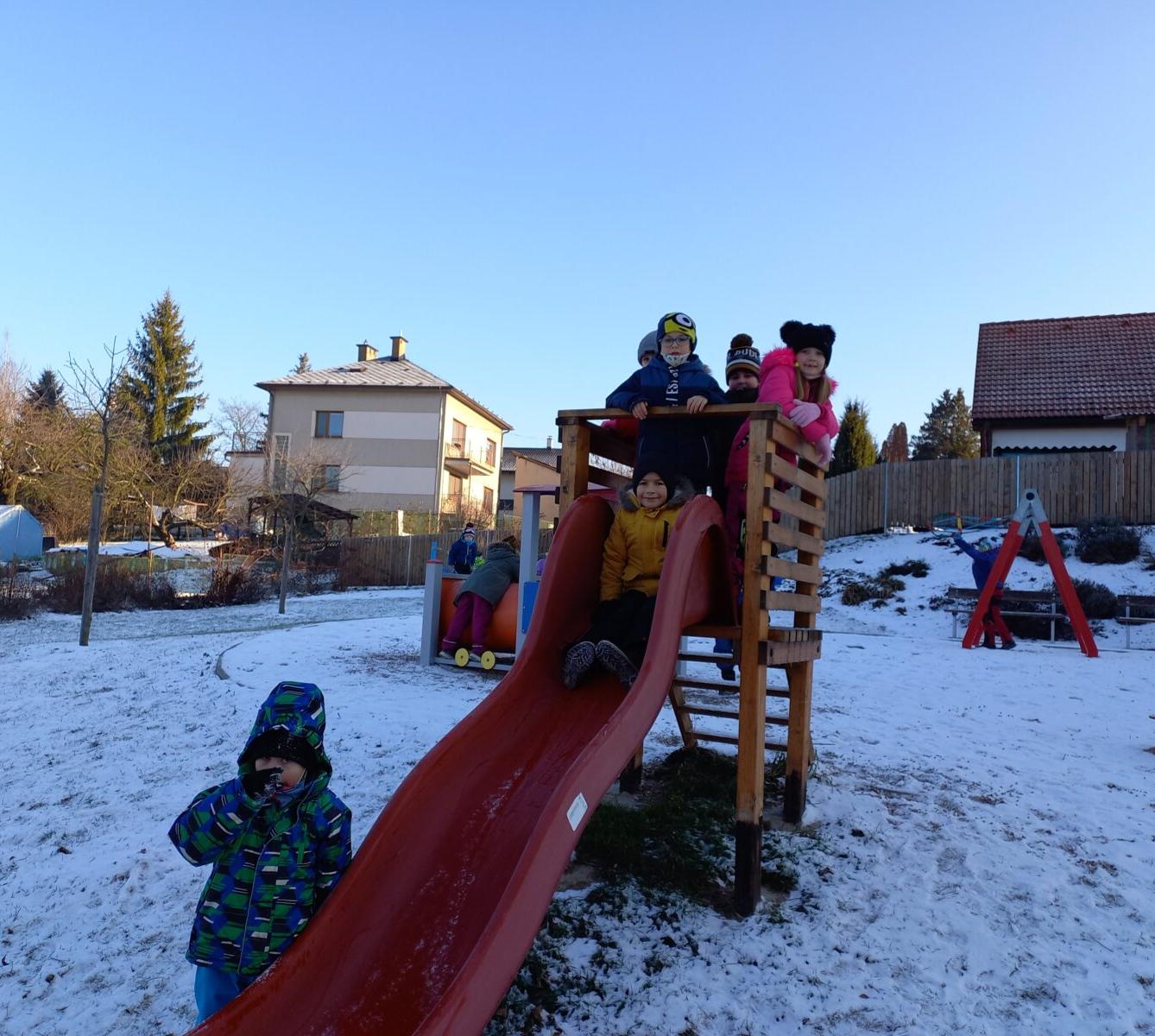 Prvňáčci - tělocvik na sněhu - 3