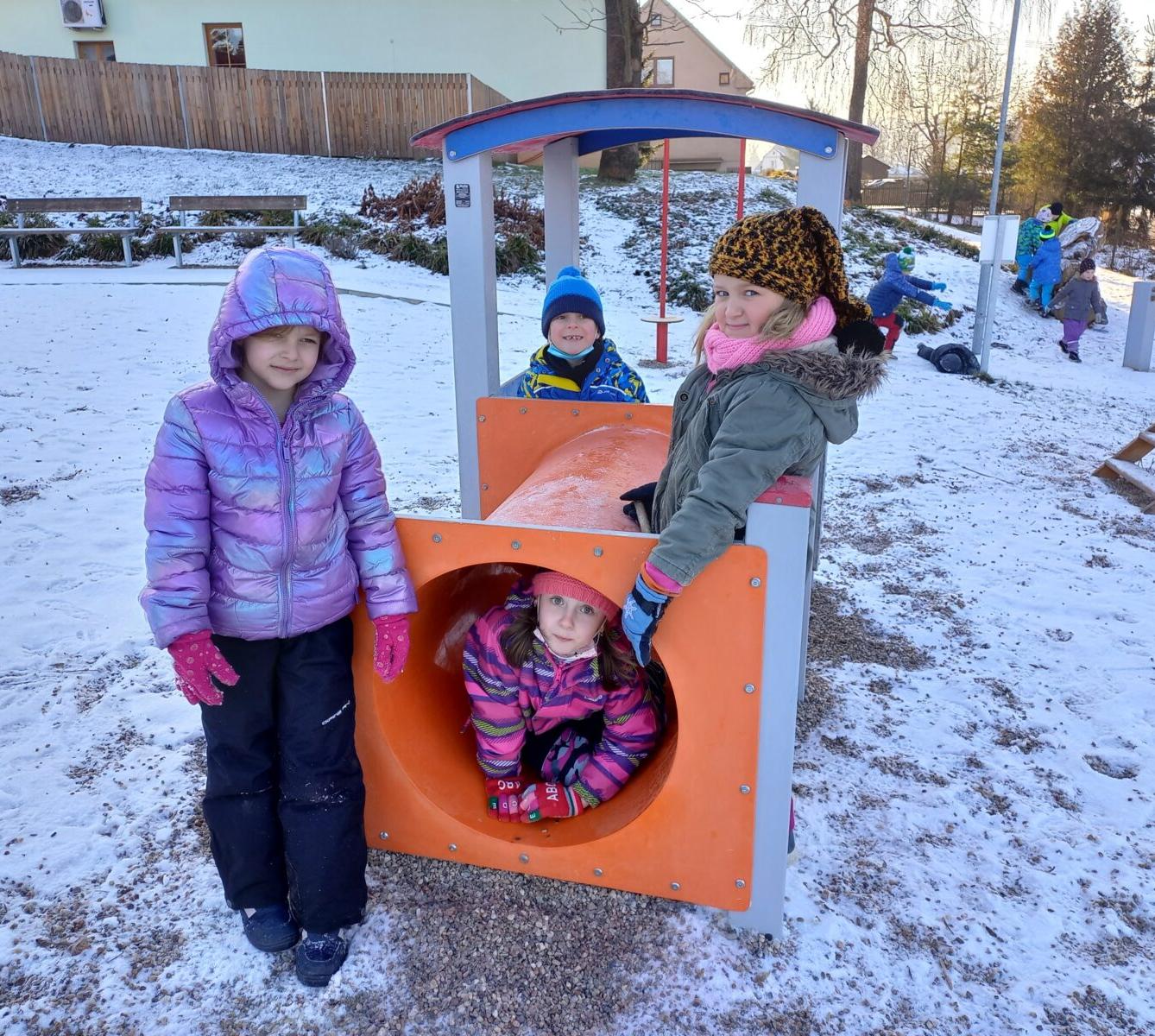 Prvňáčci - tělocvik na sněhu - 4