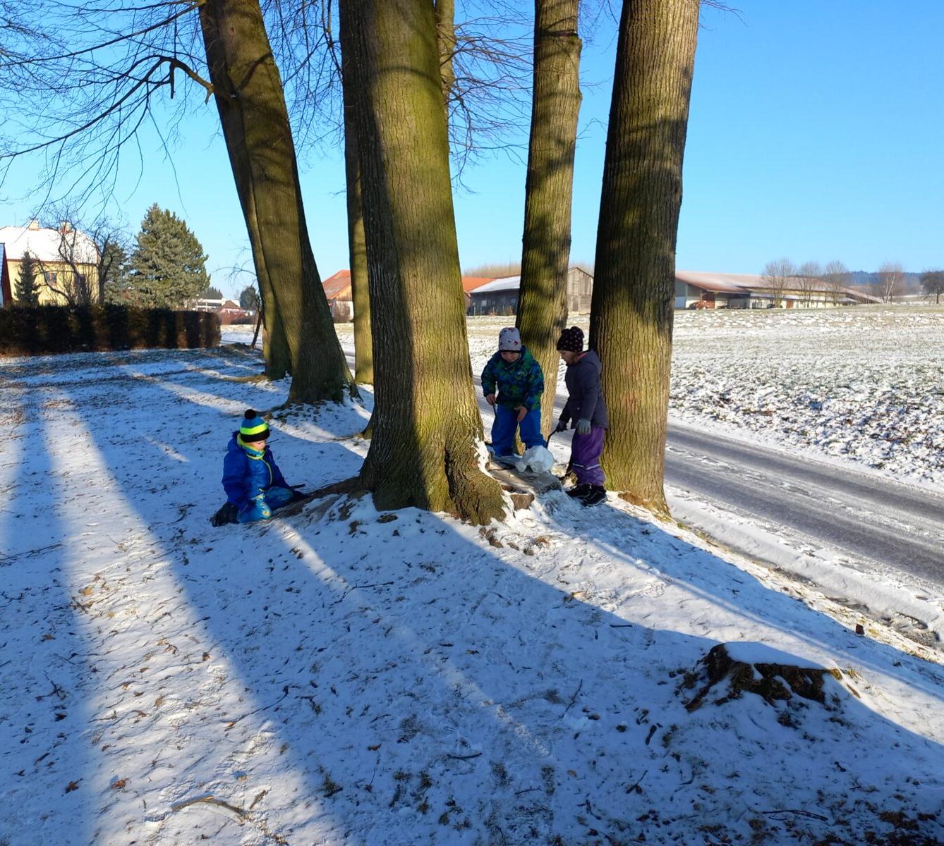 Prvňáčci - tělocvik na sněhu - 10