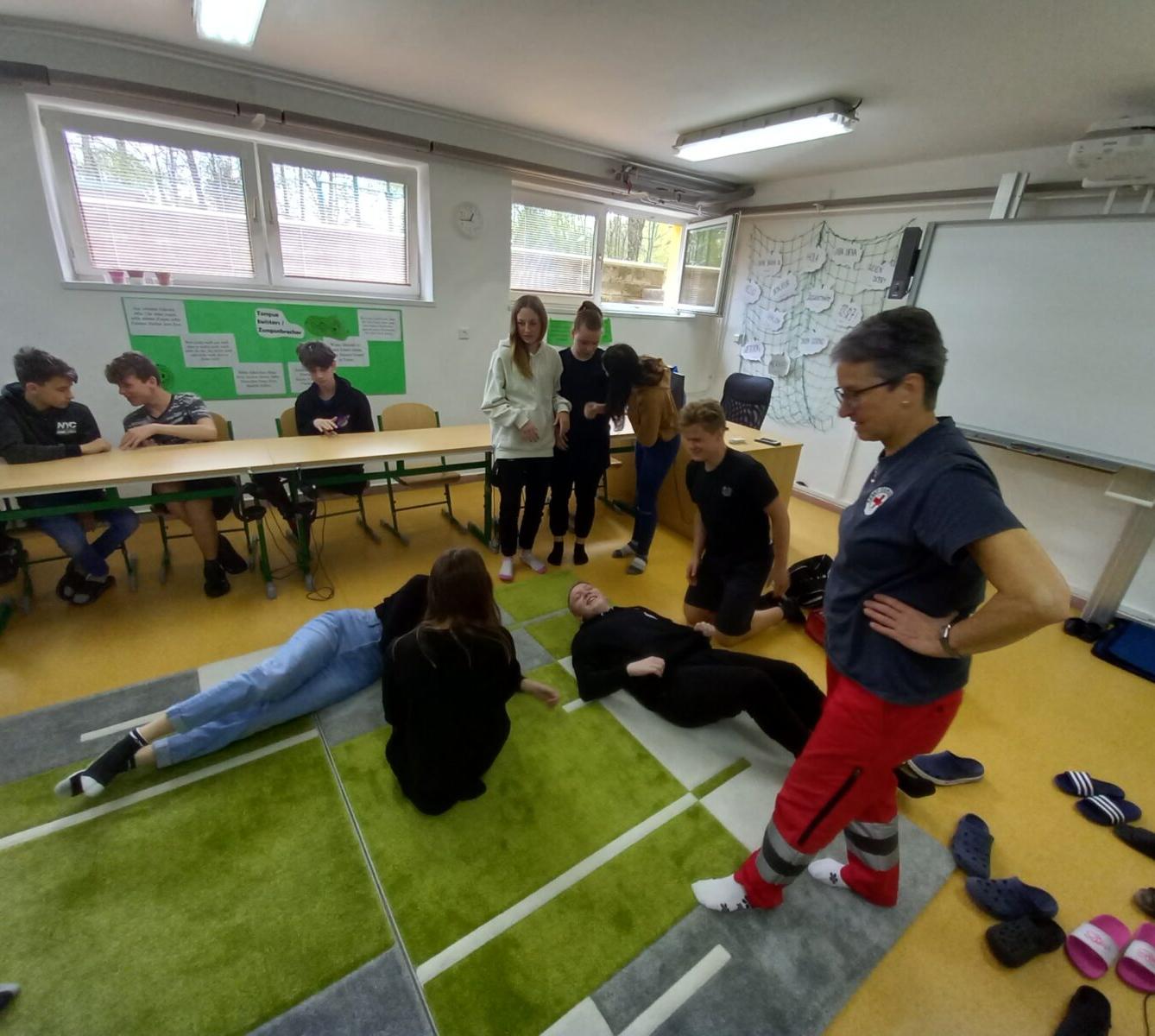 1. pomoc v 8. třídách - 6