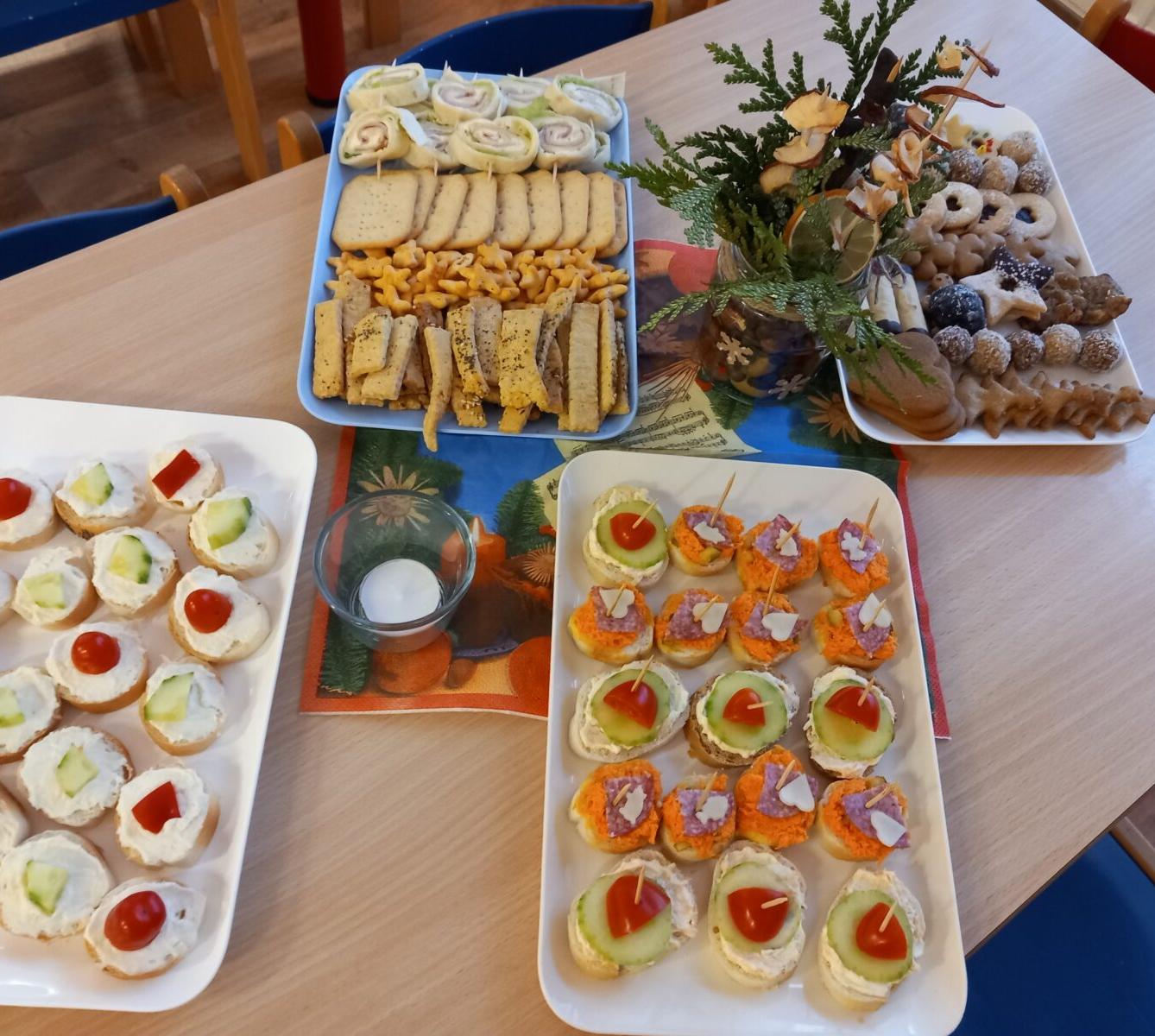 Vánoční setkání s rodiči - společné tvoření, hledání vánočního pokladu, zpívání koled, ochutnávka cukroví a punče... - 3