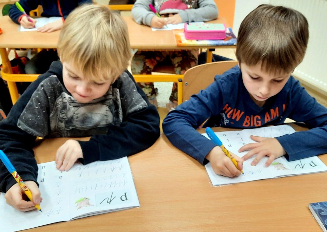 20. 12. Předávání pera v 1.B - 2