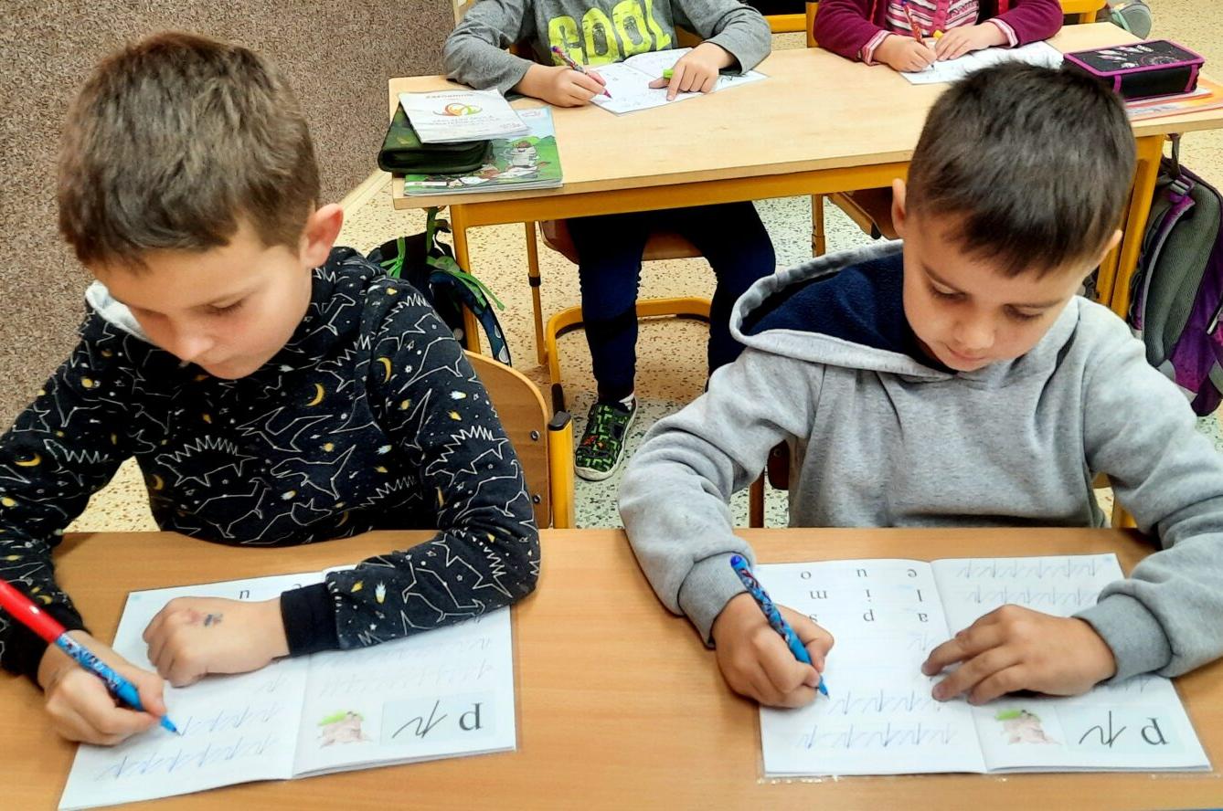 20. 12. Předávání pera v 1.B - 8