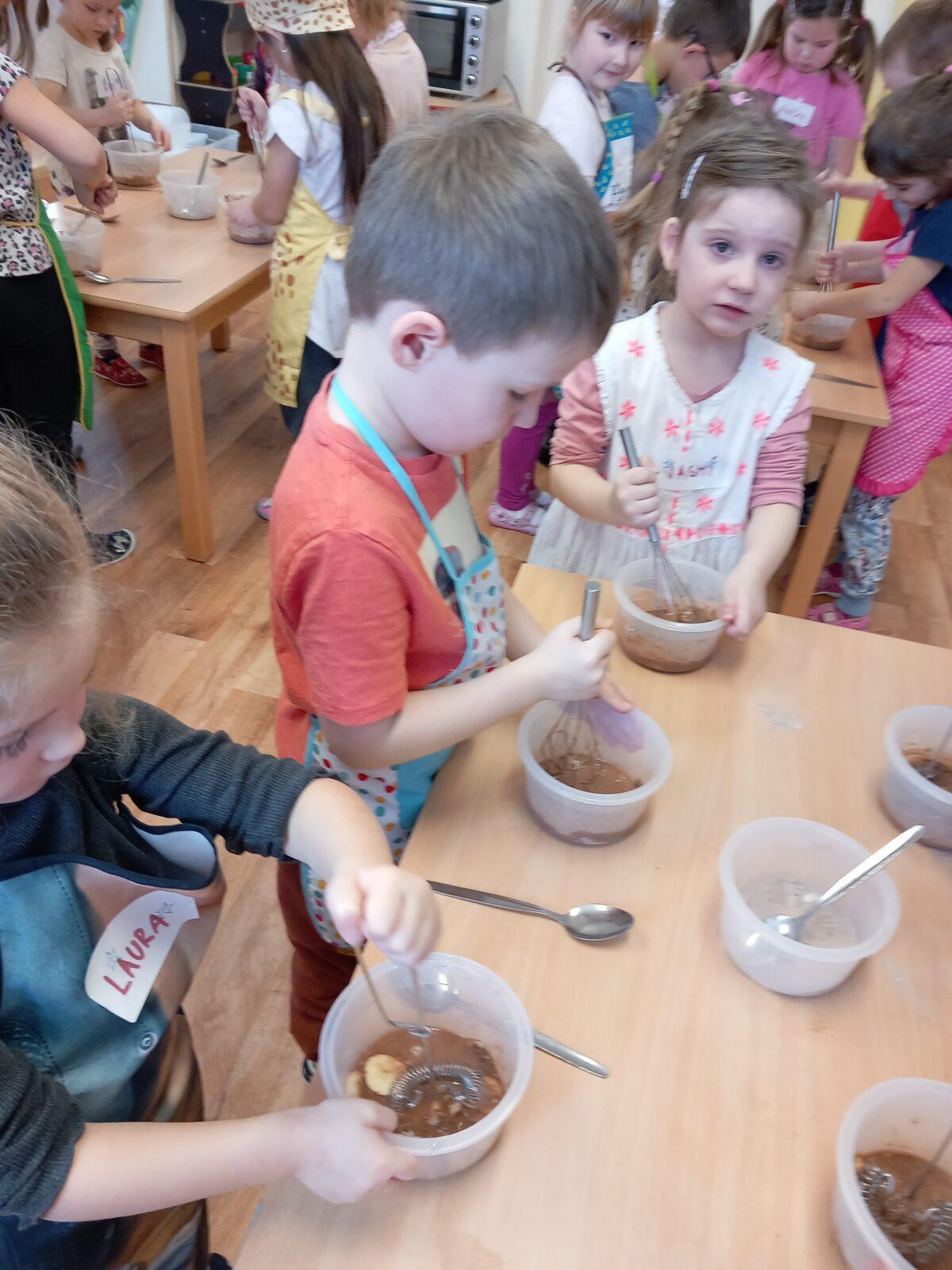 Pan kuchař a pečení muffinů - 18