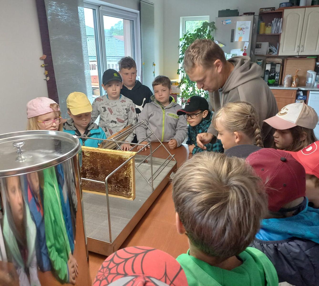 Den se včelami 2. třída - 10