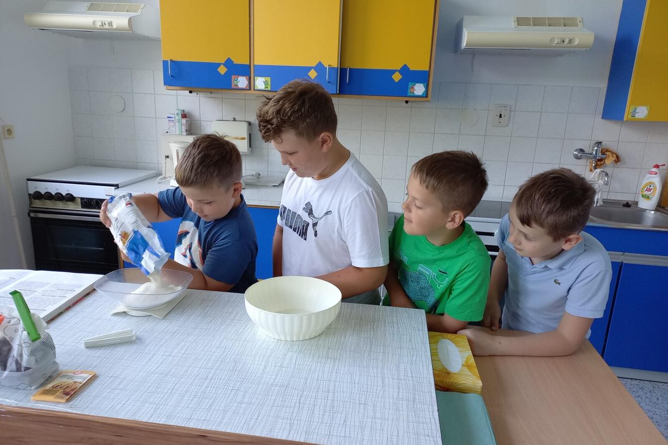 Druháčci pečou pro tatínky