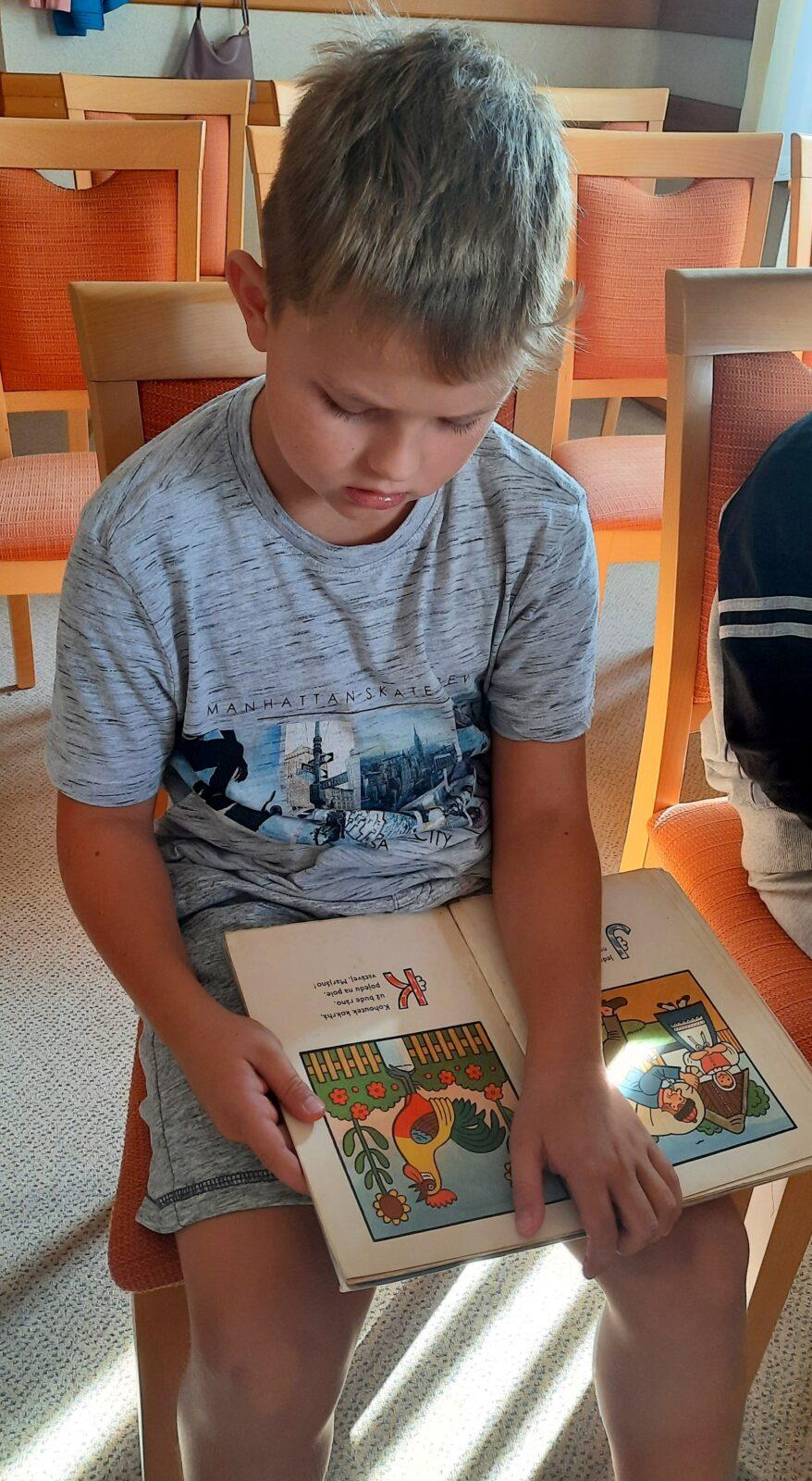 18. 9. Pasování na čtenáře, 2.B - 20