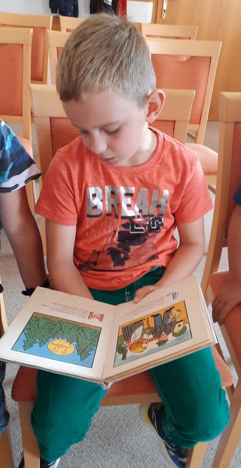 18. 9. Pasování na čtenáře, 2.B - 22