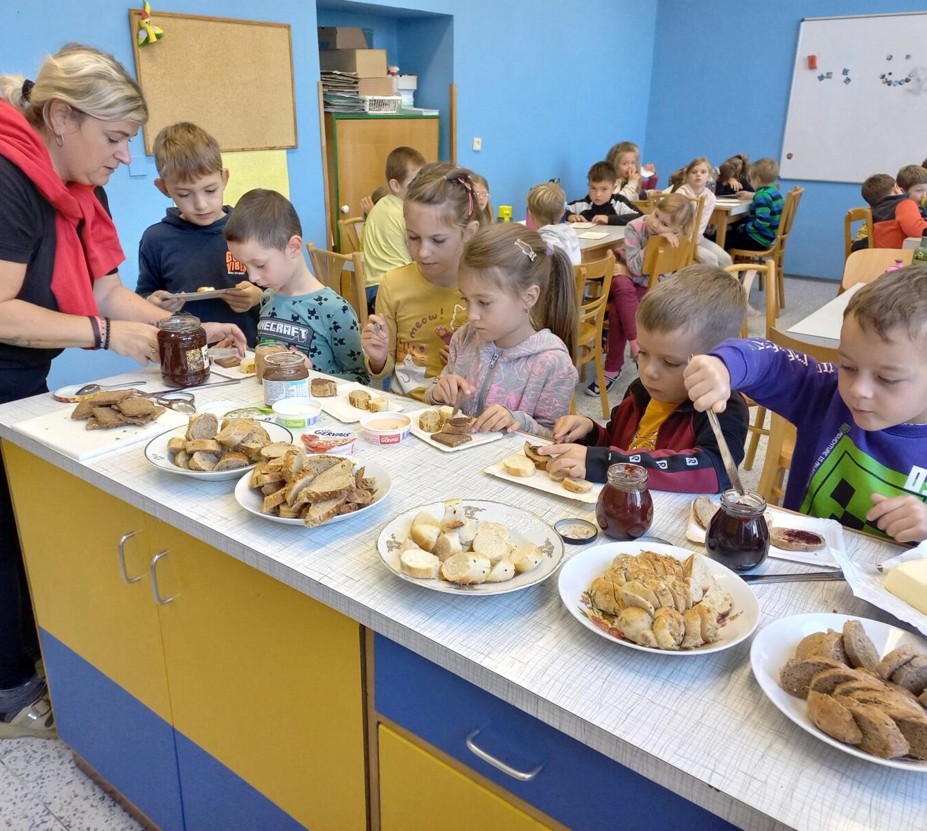 Tematická dílna "Od klásku k pecnu" v 1. třídě - 5