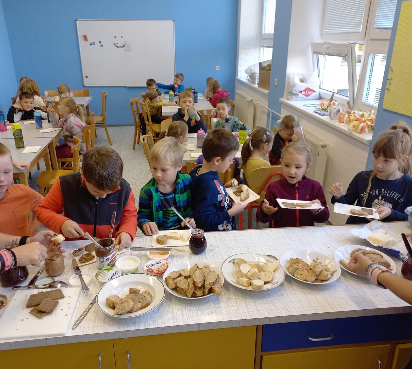 Tematická dílna "Od klásku k pecnu" v 1. třídě - 9