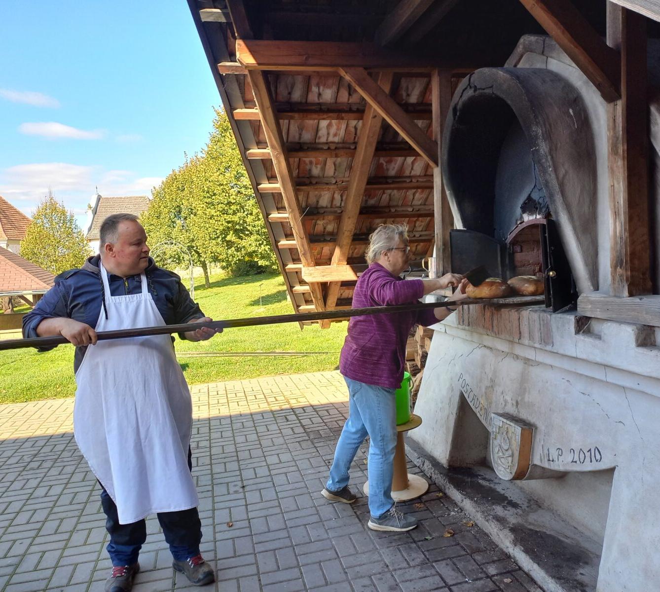 Tematická dílna "Od klásku k pecnu" v 1. třídě - 22