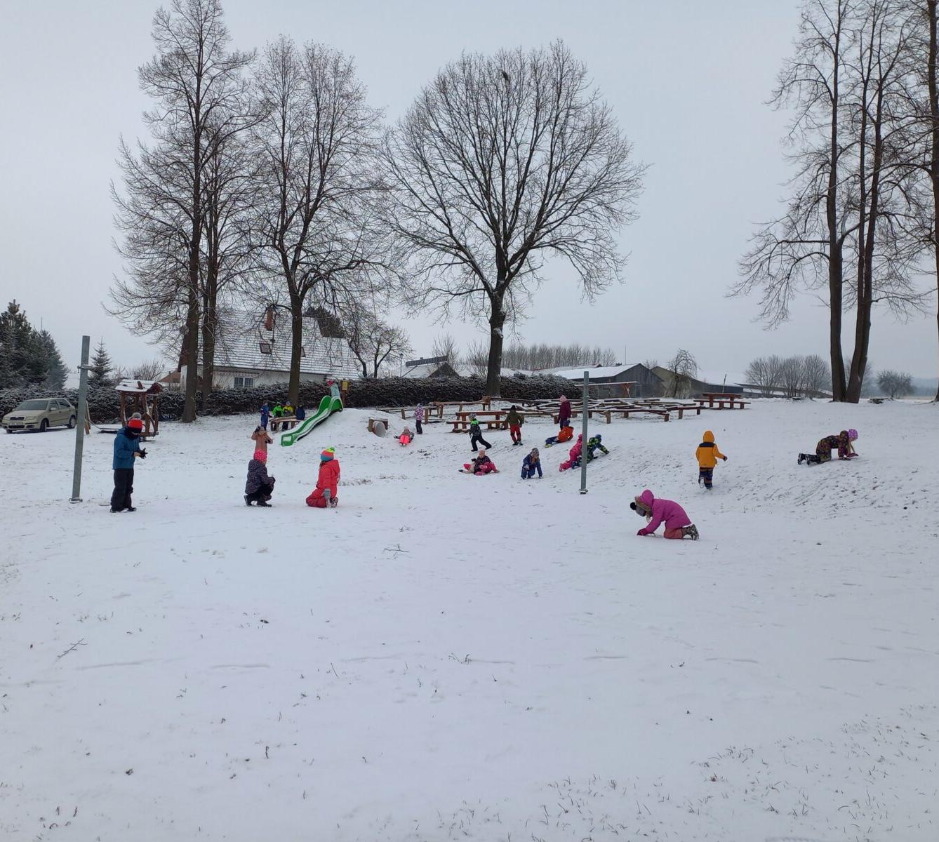 Prvňáčci na sněhu - 3