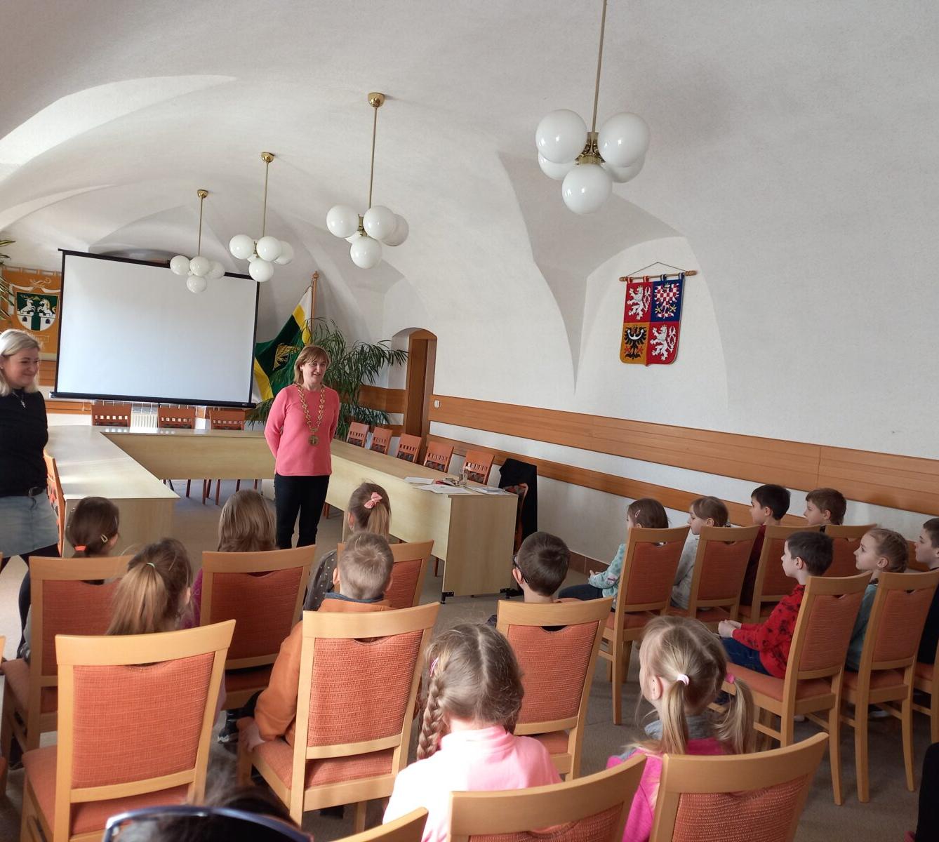 Prvňáčci v obecní knihovně - 1