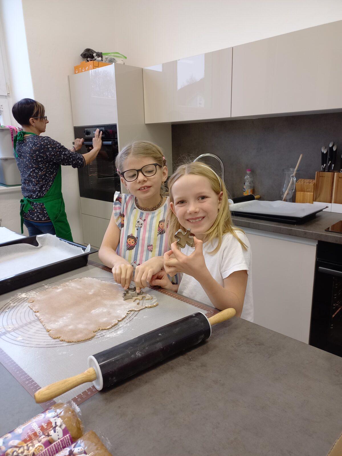 Druháčci pečou perníčky - 1